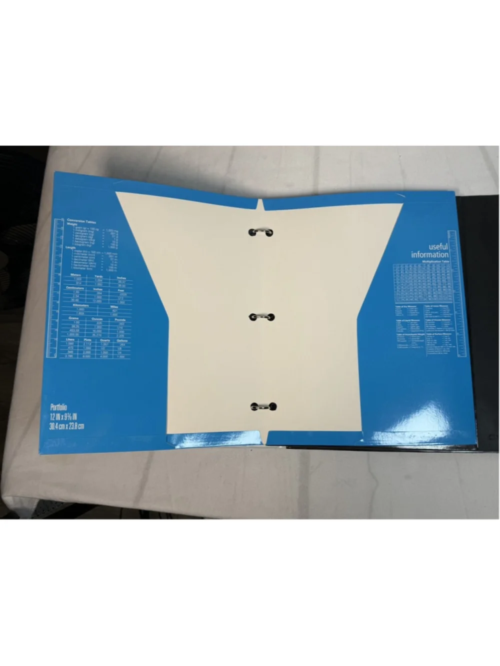 Trapper Keeper 2021 Portfolio Letter 3-Ring Binder Geometric 3D Shapes 2 Folders